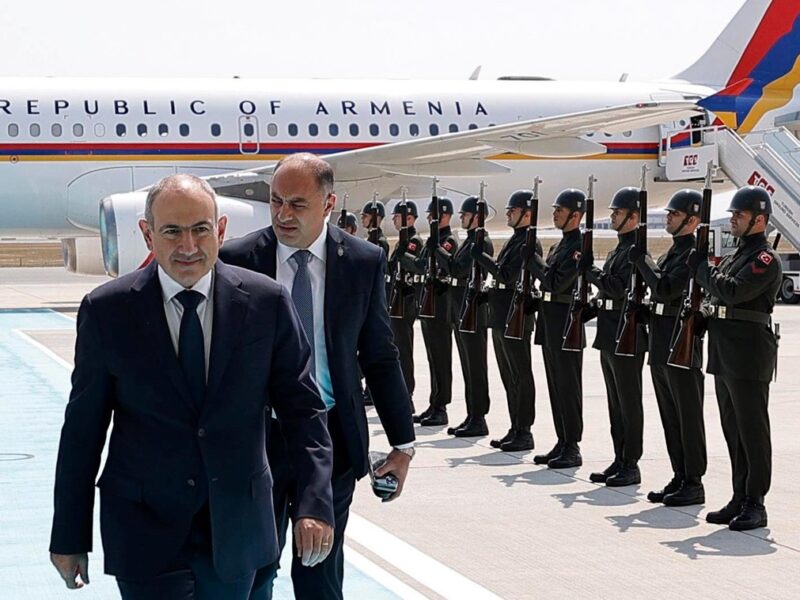Премʼєр Вірменії прибув з історичним візитом до Туреччини