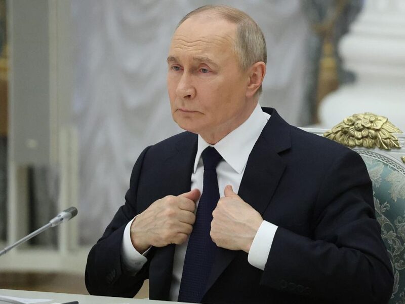 Путін понад добу уникає згадок про удари по авіабазах РФ – ЗМІ