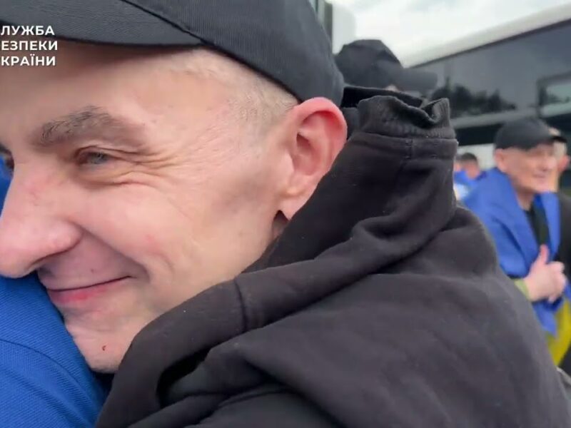 СБУ показала ексклюзивні фото та відео обміну полоненими 19 червня