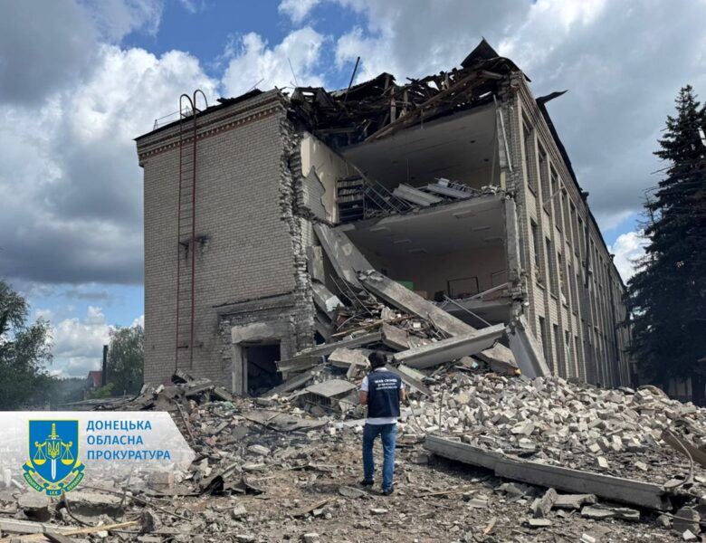 РФ вдарила по житловому кварталу Святогірська