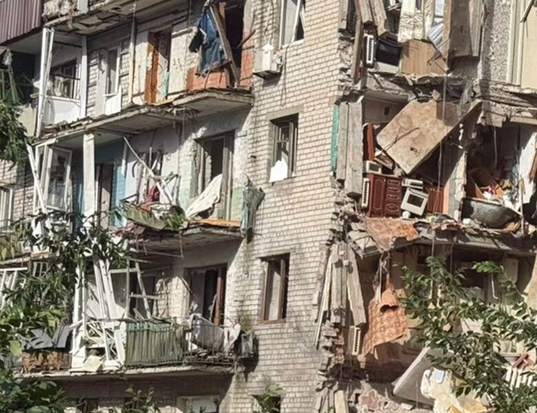 Росіяни атакували п’ятиповерхівку у Лимані