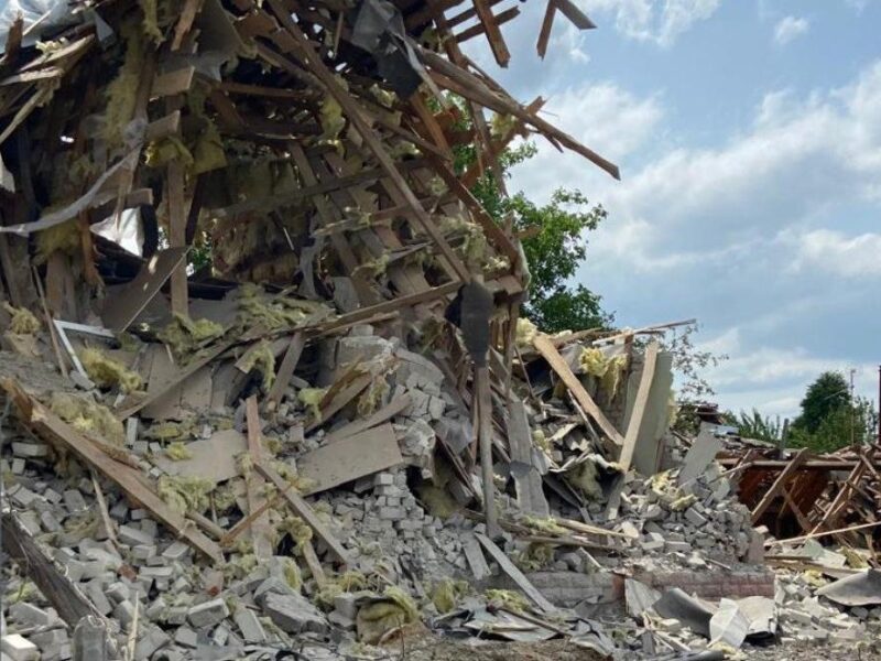 Росіяни завдали авіаудару по Куп’янську, є жертва