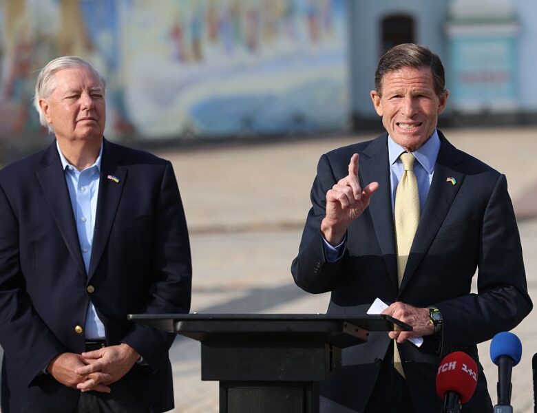 Сенатори США вимагають негайно посилити санкції проти Росії