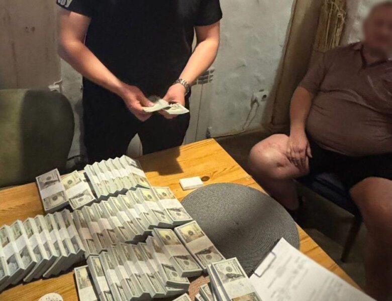 Шахраї намагалися продати “посаду директора” підприємства за $500 тисяч