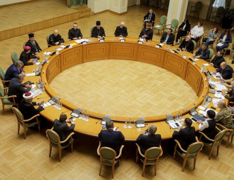 Шмигаль зробив заяву щодо бронювання священників