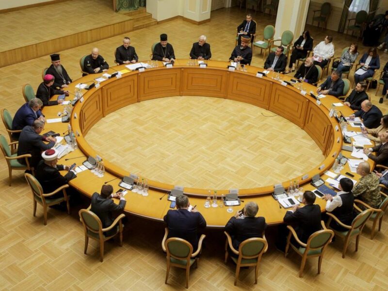 Шмигаль зробив заяву щодо бронювання священників