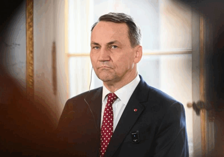 Сікорський пригадав Маску образу