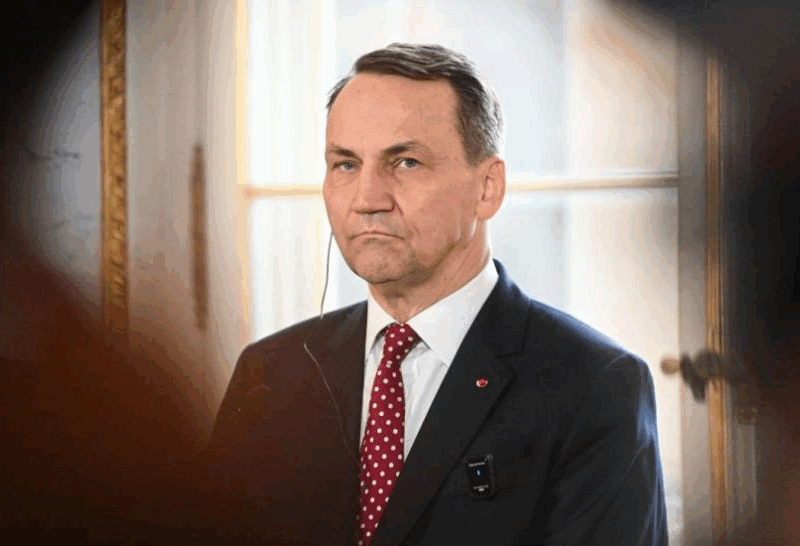 Сікорський пригадав Маску образу