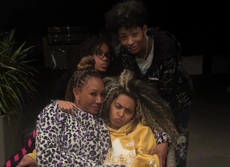 Син Мел Бі та Едді Мерфі зробив камінг-аут як трансгендерний чоловік