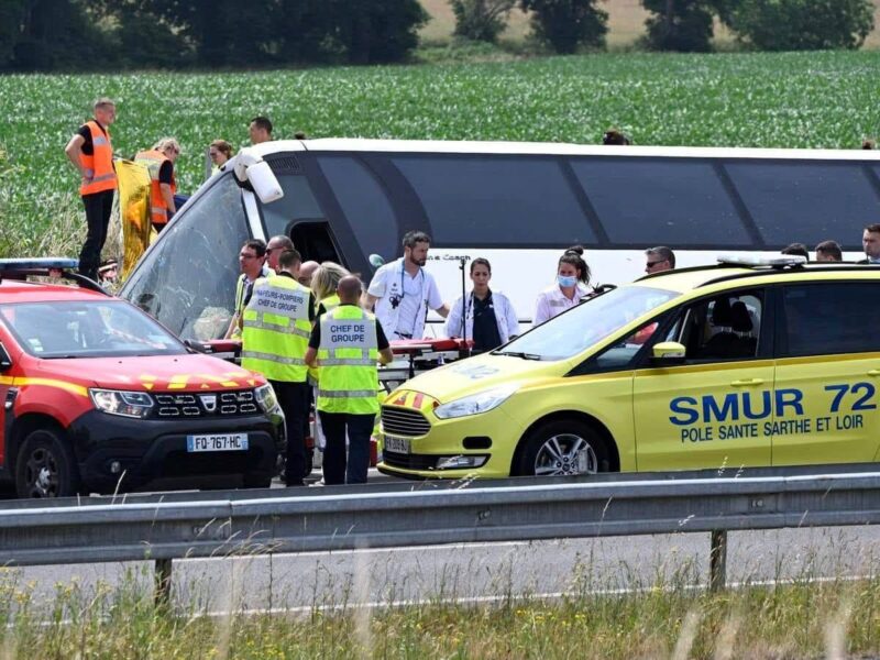 Смертельне ДТП з українцями у Франції: відомо про стан постраждалих дітей