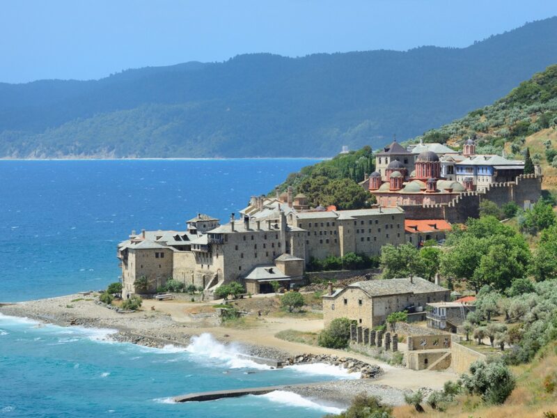 Стародавні монастирі на грецькому Афоні пошкодив землетрус