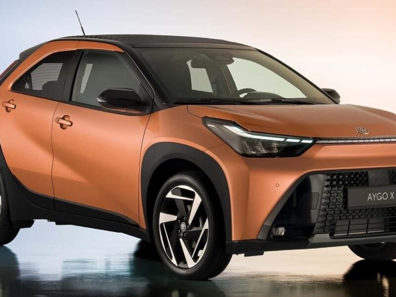 Toyota представила оновлену Aygo X