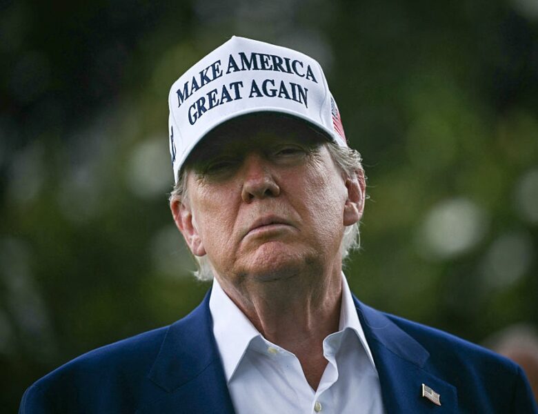 Трамп обвалив долар до значень 2022 року