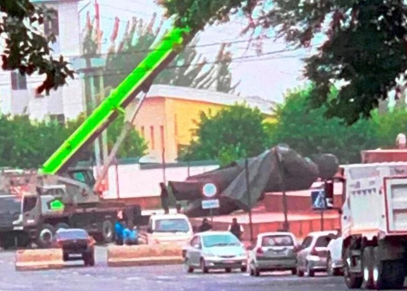 У Киргизстані демонтували найвищий у Центральній Азії пам’ятник Леніну