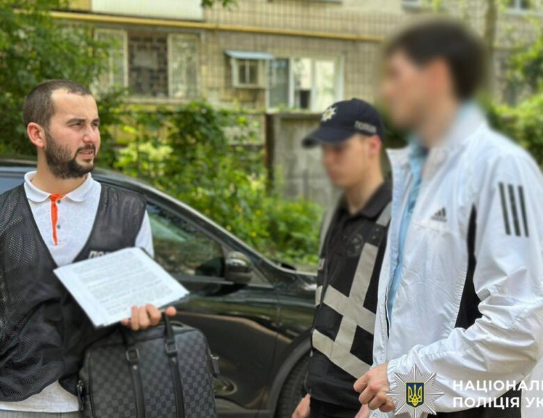 У Києві чоловік підпал авто військового на замовлення РФ