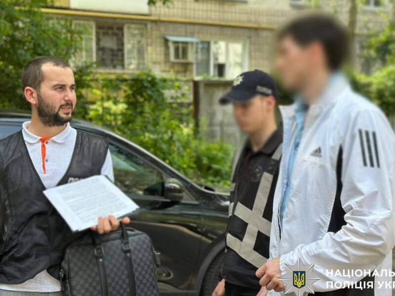 У Києві чоловік підпал авто військового на замовлення РФ