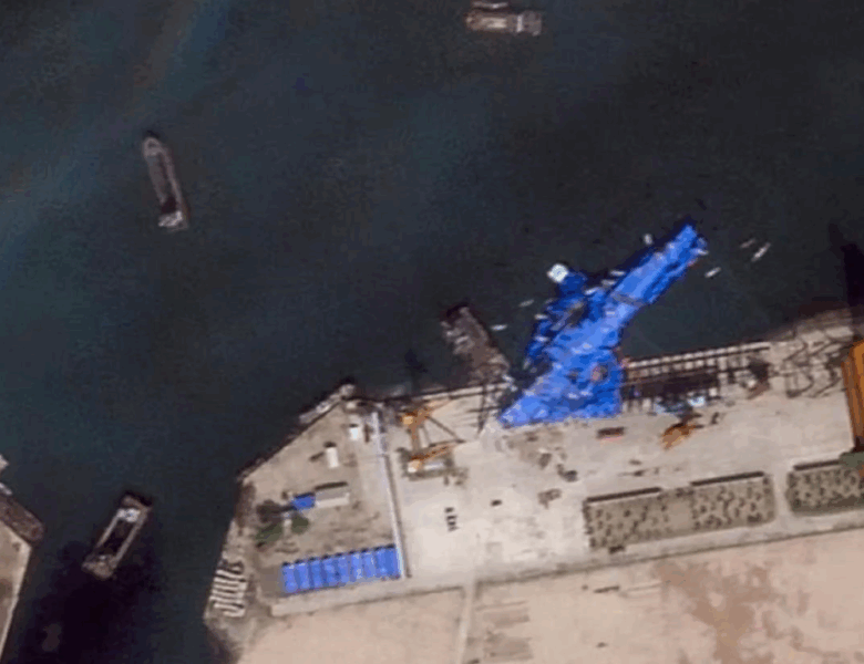 У КНДР підняли есмінець після невдалого спуску