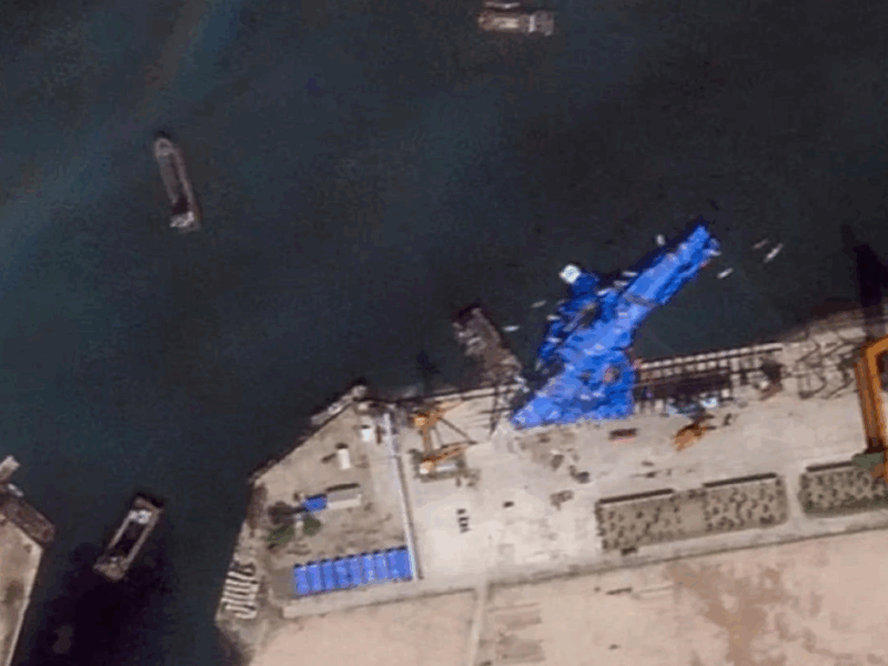 У КНДР підняли есмінець після невдалого спуску