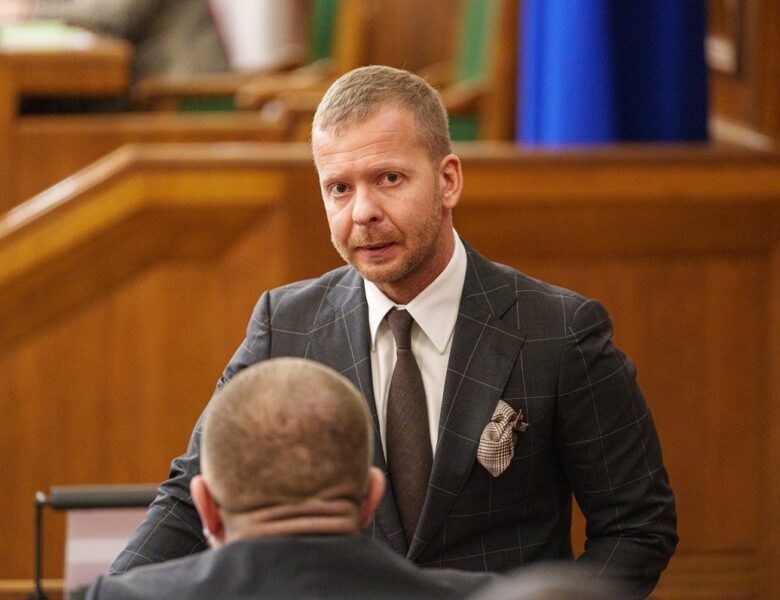 У Латвії затримали проросійського депутата Рослікова