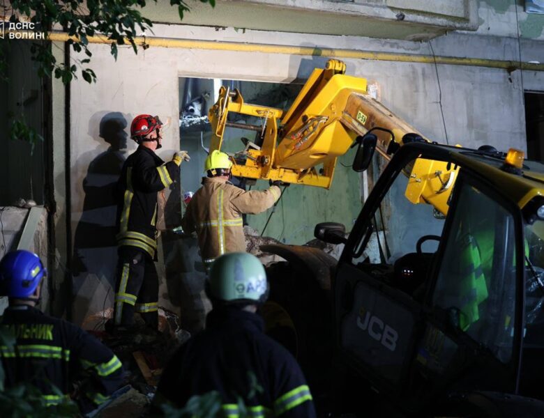 У Луцьку завершено рятувальні роботи: двоє загиблих, 30 поранених