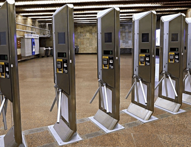 У метро Києва через збій не працює безконтактна оплата