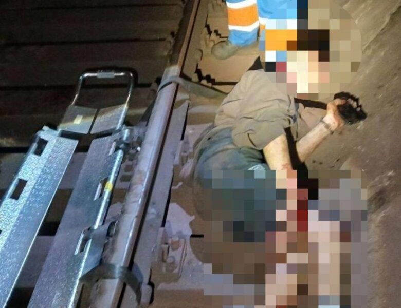 У метро Києва серйозно травмувався зачепер