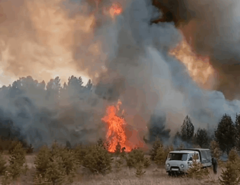 У РФ на військовому складі через пожежу детонують боєприпаси
