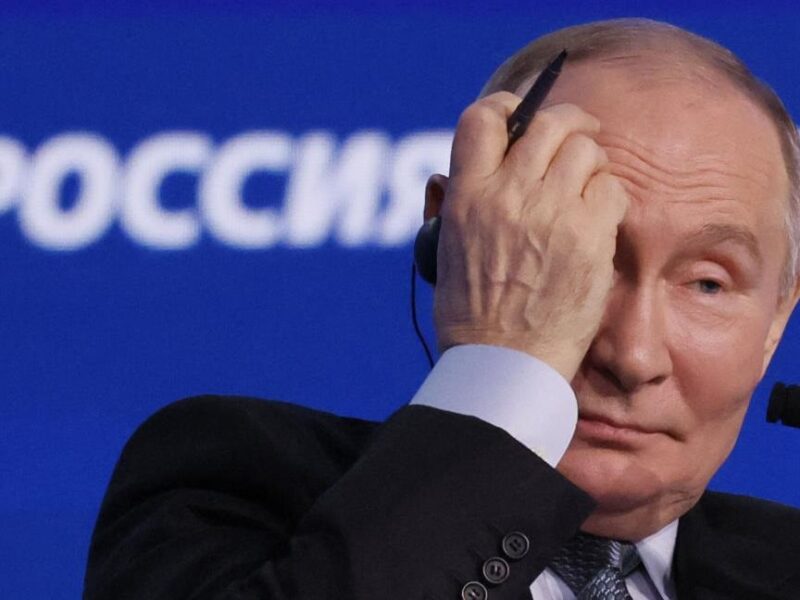 У Росії дефіцит держбюджету зріс четвертий місяць поспіль