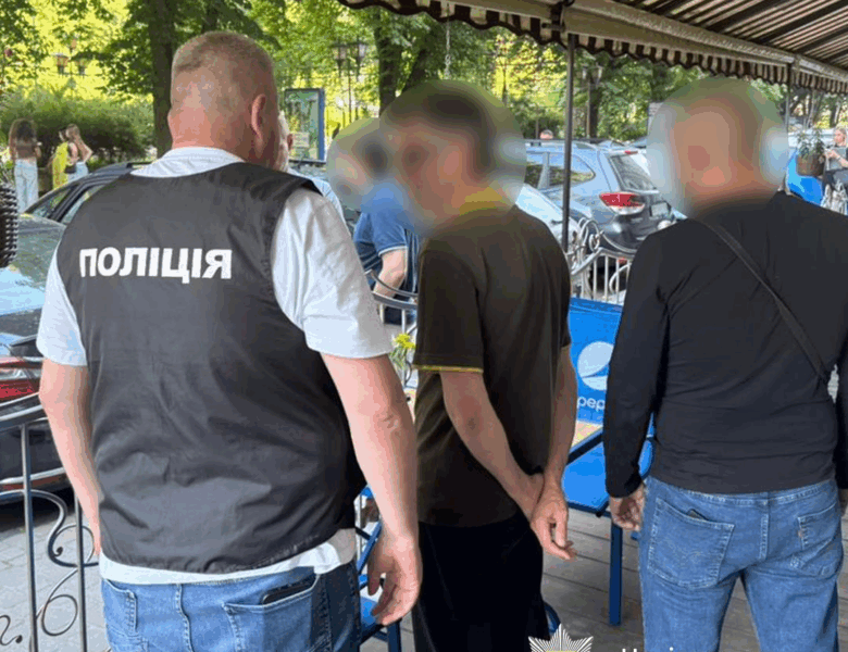 У шести регіонах викрили схеми для ухилянтів: ціна послуги сягала $25 тис.