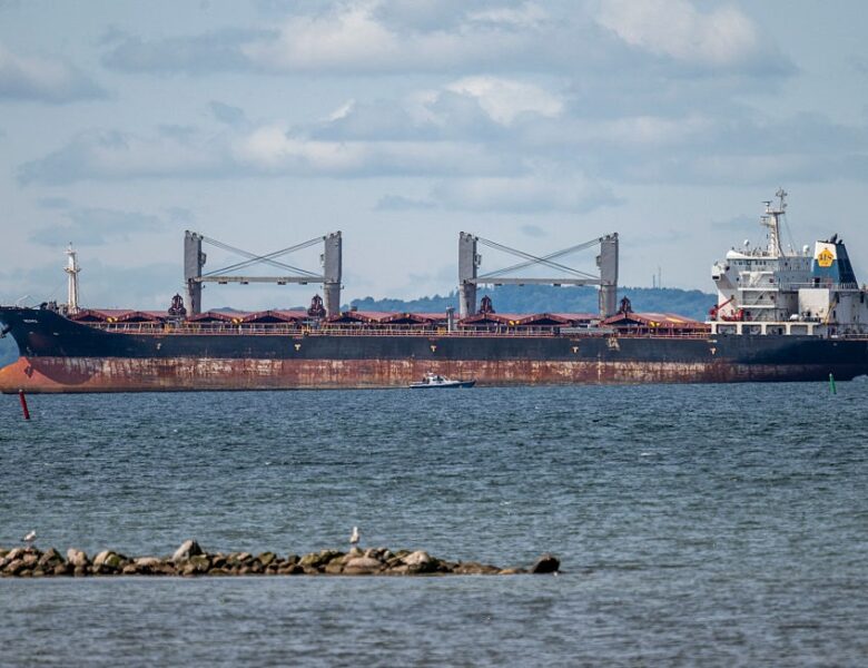 У Швеції сіло на мілину нафтове судно, що прямувало до Росії