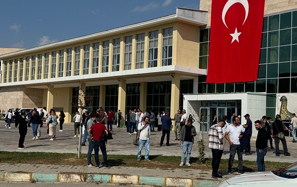 У Туреччині стався землетрус, є жертва та десятки постраждалих