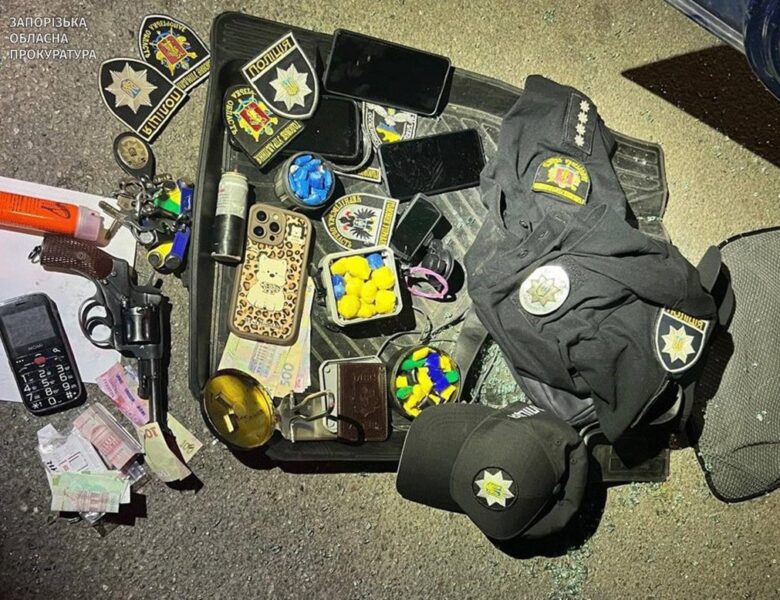У Запоріжжі викрили наркоторговців у формі силовиків