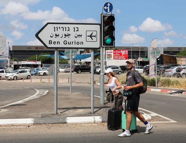 Удар Ізраїлю по Ірану: авіарейси оминають чотири країни