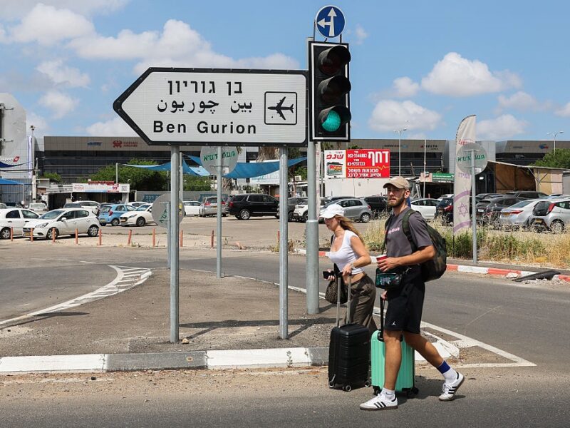 Удар Ізраїлю по Ірану: авіарейси оминають чотири країни