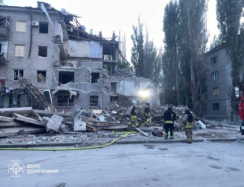 Удар по будинку в Краматорську: число жертв росте