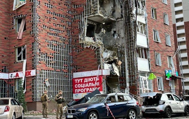 Удар РФ по Києву: загинула жінка в Оболонському районі