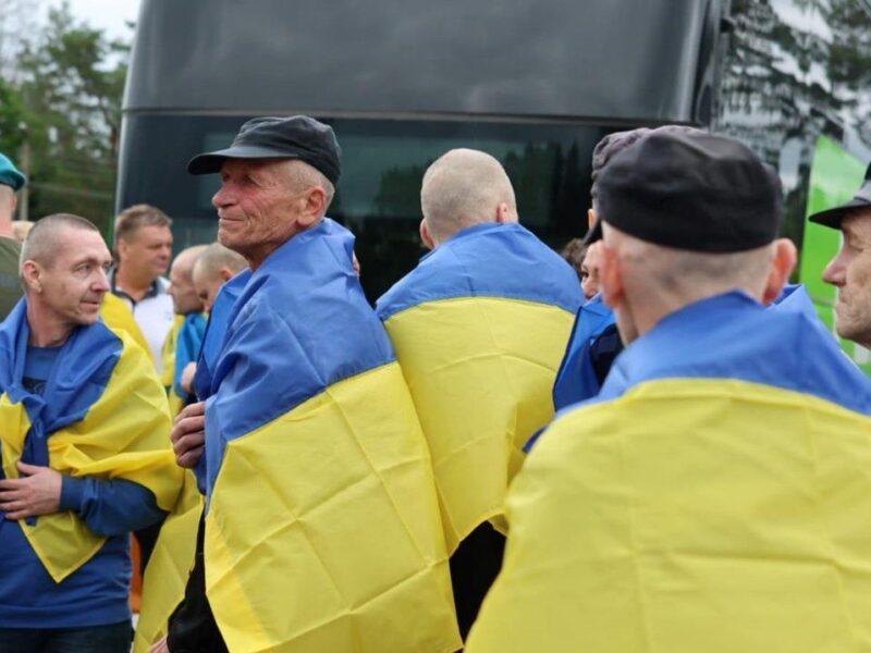 Україна повернула з полону п’яту групу військових