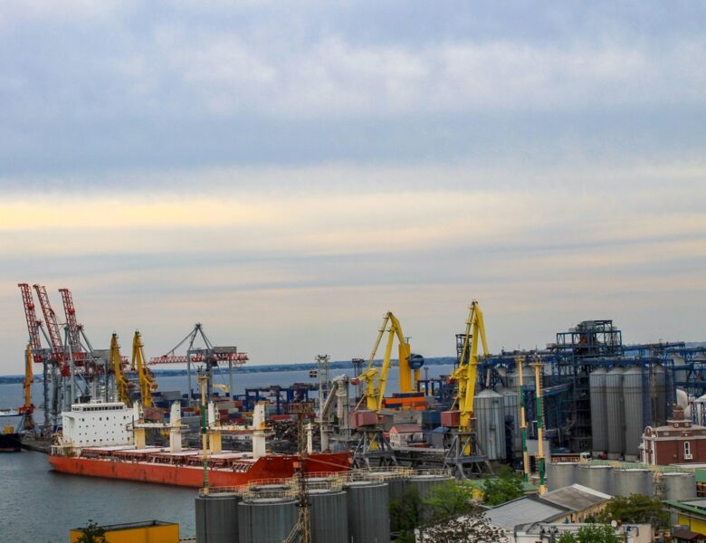 Українські морпорти обробили 40 млн тонн вантажів з початку року