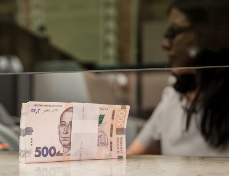 Українці активно беруть кредити та розміщують депозити