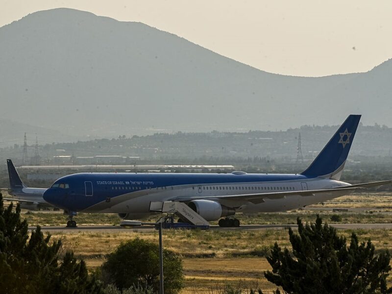 В МЗС повідомили, скільки українців планують виїхати з Ізраїлю та Ірану