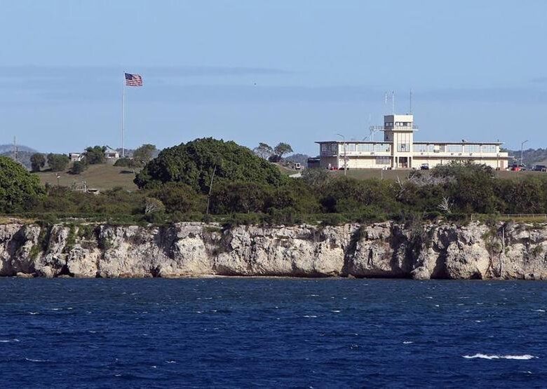 В США планують таємно відправити тисячі мігрантів на базу Гуантанамо – ЗМІ