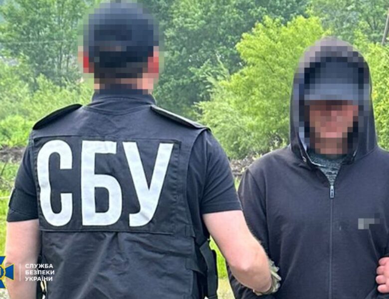 В Україні затримано торговців трофейною зброєю