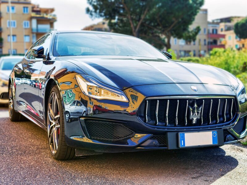 Власники елітних авто сплатили понад 95 млн до бюджету