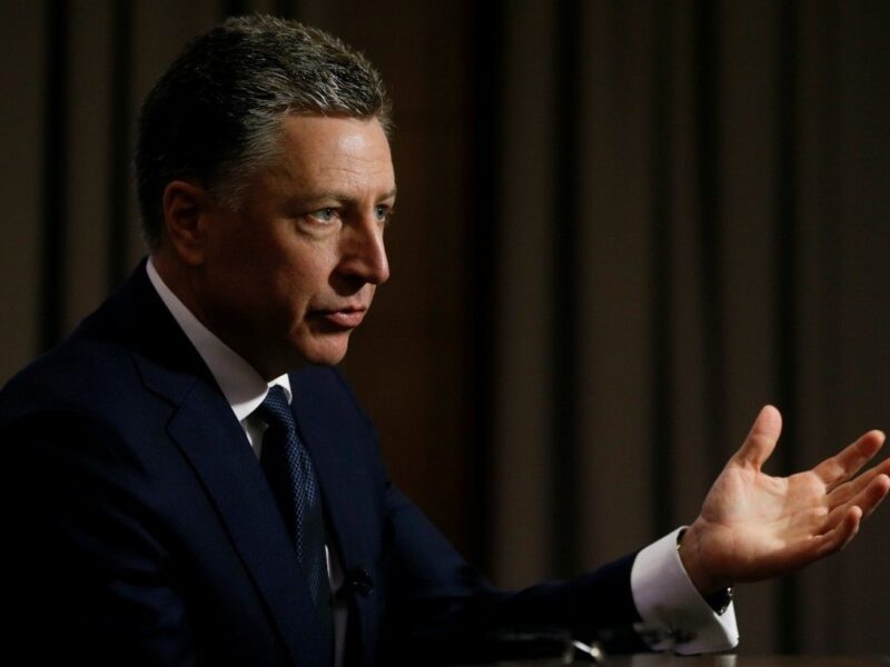 Волкер пояснив, чому Трамп тисне виключно на Україну