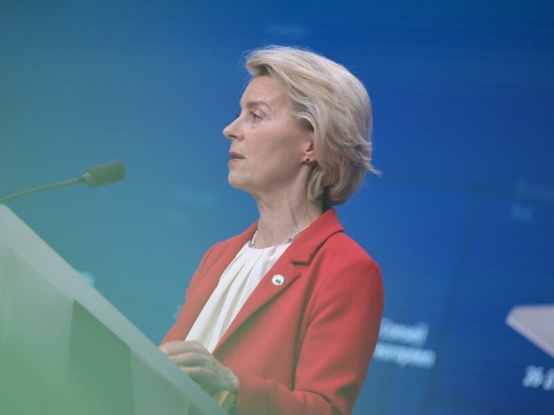 Вступ у Євросоюз: ЄК виступає за перемови з Києвом