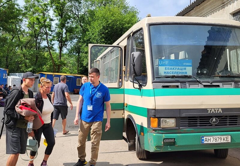 З прифронтових громад Дніпропетровщини евакуювали понад 50 людей