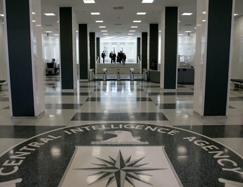 Заарештовано екс-аналітика ЦРУ, що “зливав” плани удару Ізраїлю по Ірану