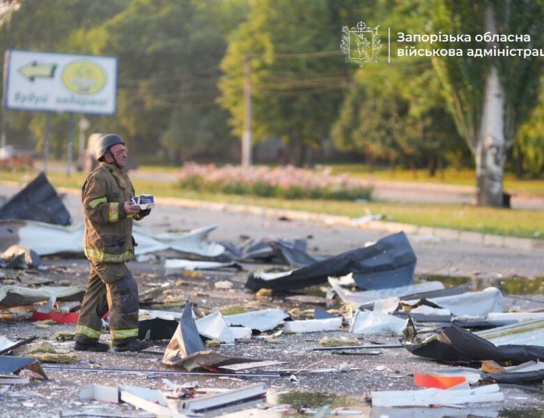 Запоріжжя атакували 13 дронів: фото наслідків