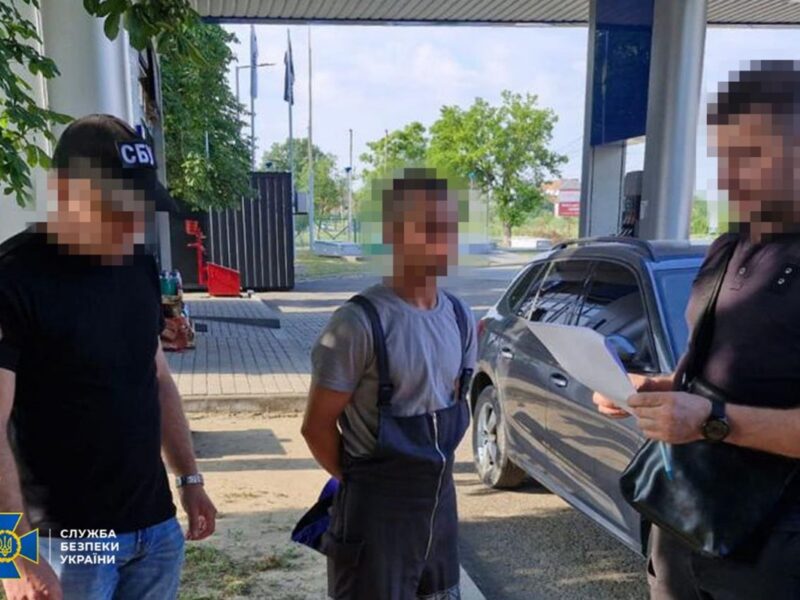 Затримано 14 організаторів схем для ухилянтів