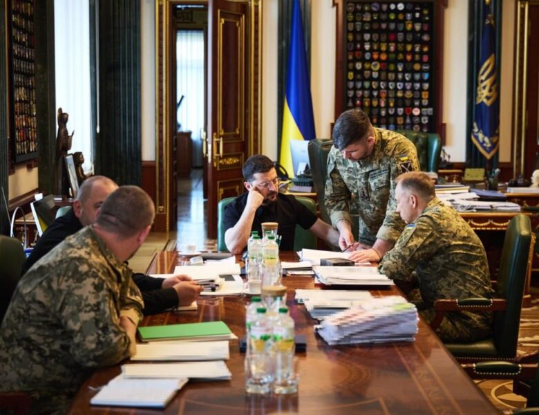 Зеленський розповів про нараду з військовими